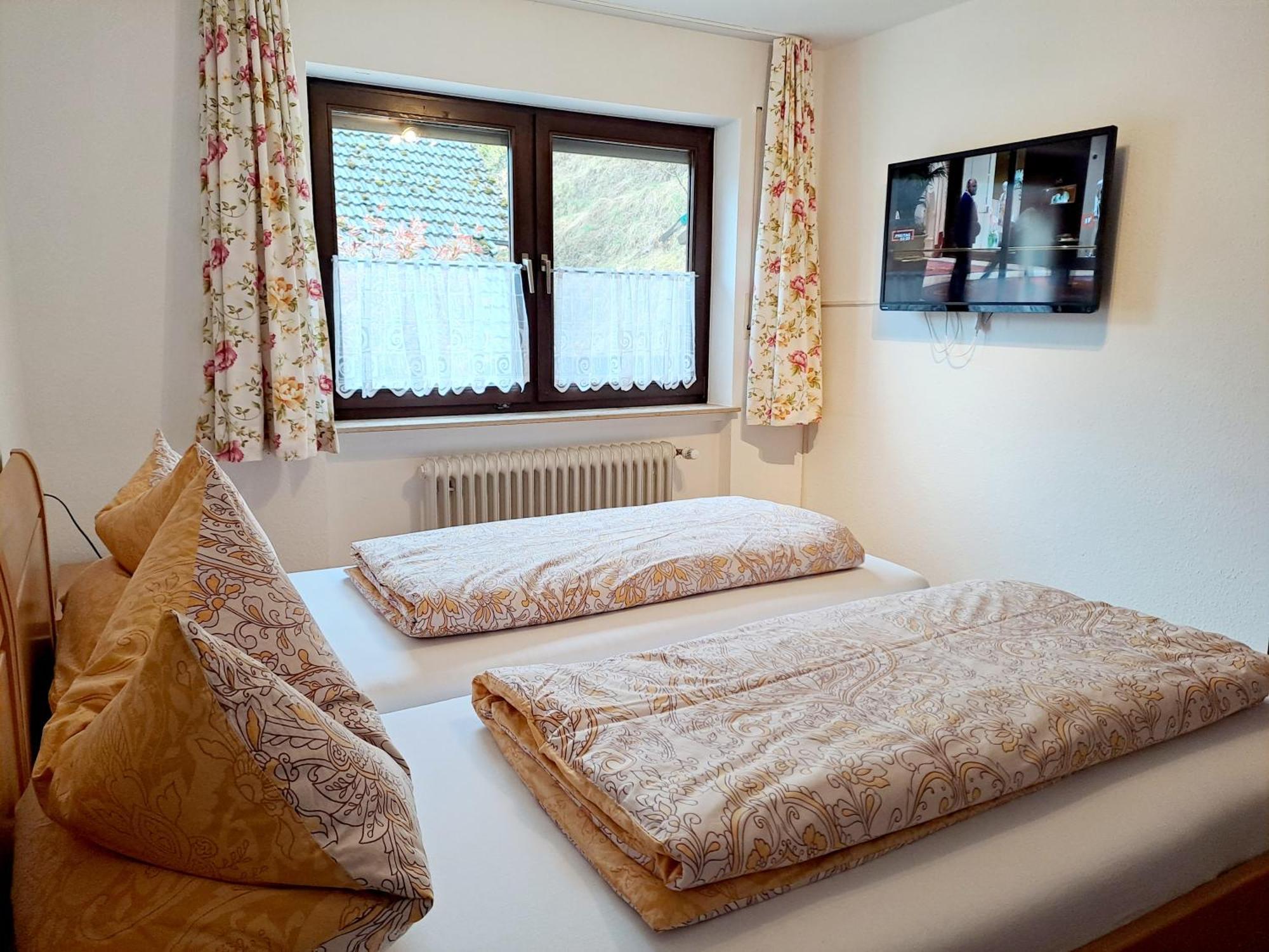 เพนชั่น ชลอสแบร์คบลิค Hotel ซีมอนส์วัลด์ ภายนอก รูปภาพ